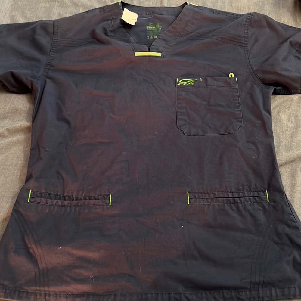 Women’s IguanaMed Scrub top XS